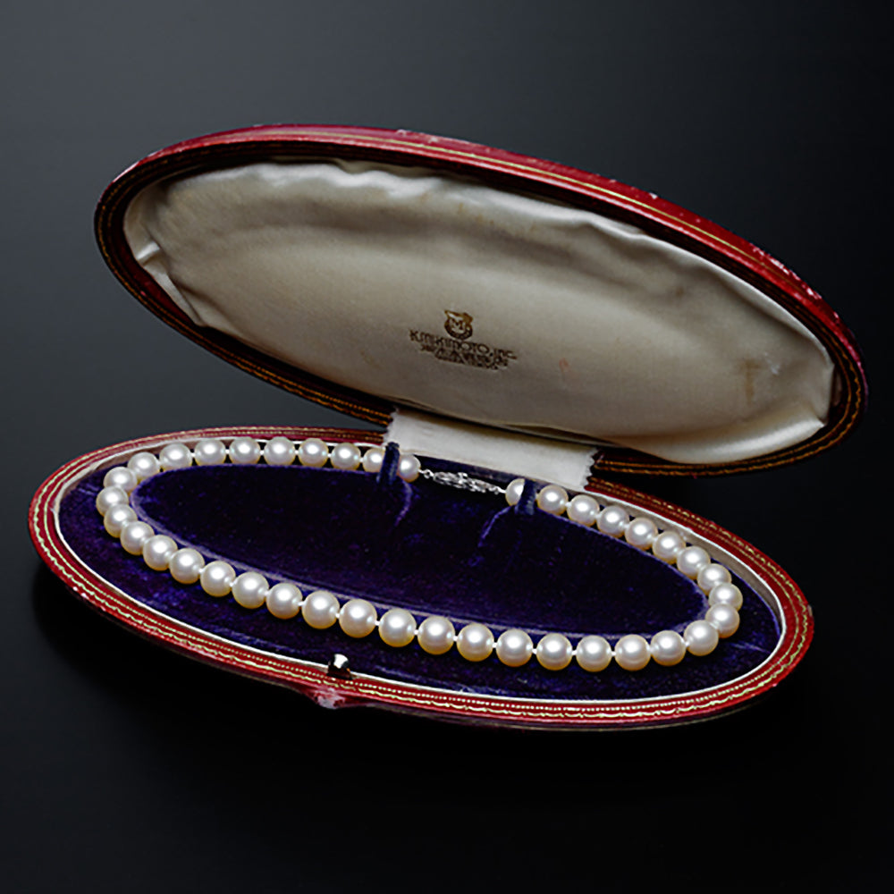 Most Iconic Pearl Necklaces in History: Marilyn Monroe Mikimoto Pearl Necklace