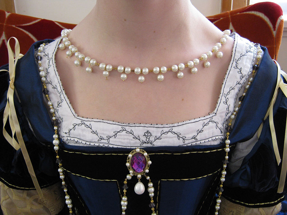 Renaissance Woman with Pearls Halloween Costume