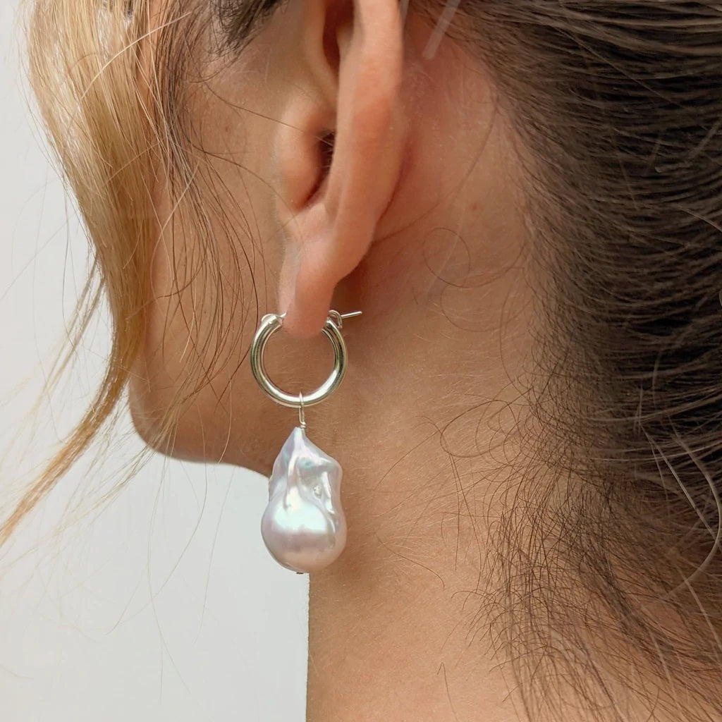 Pearl Earring Size Guide: Large Baroque Pearl Earrings