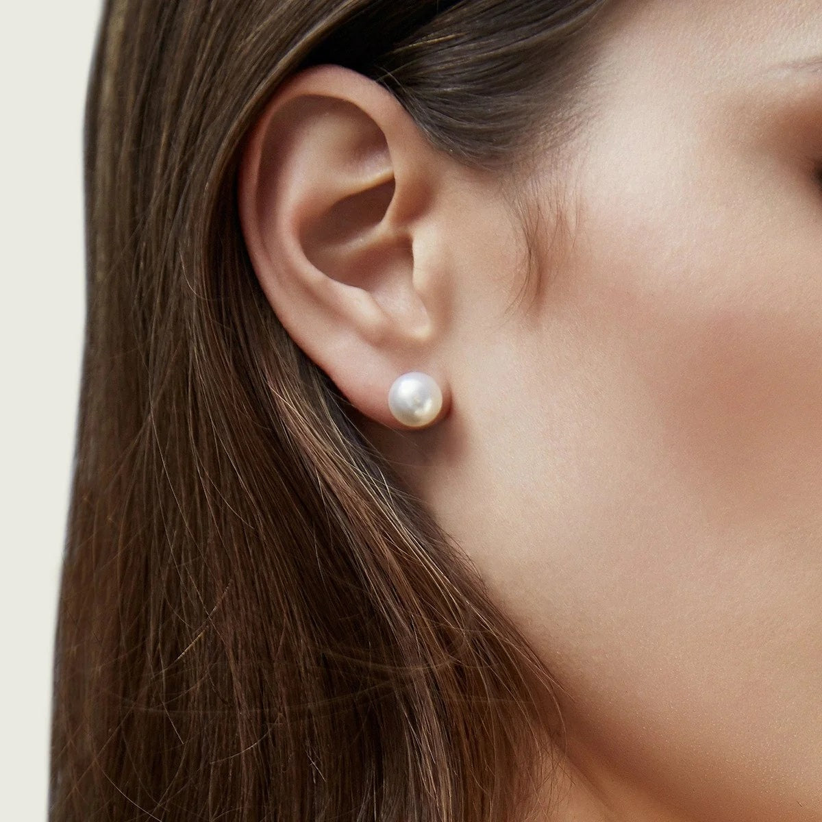 Best Pearl Earring Sizes to Wear 8-9mm