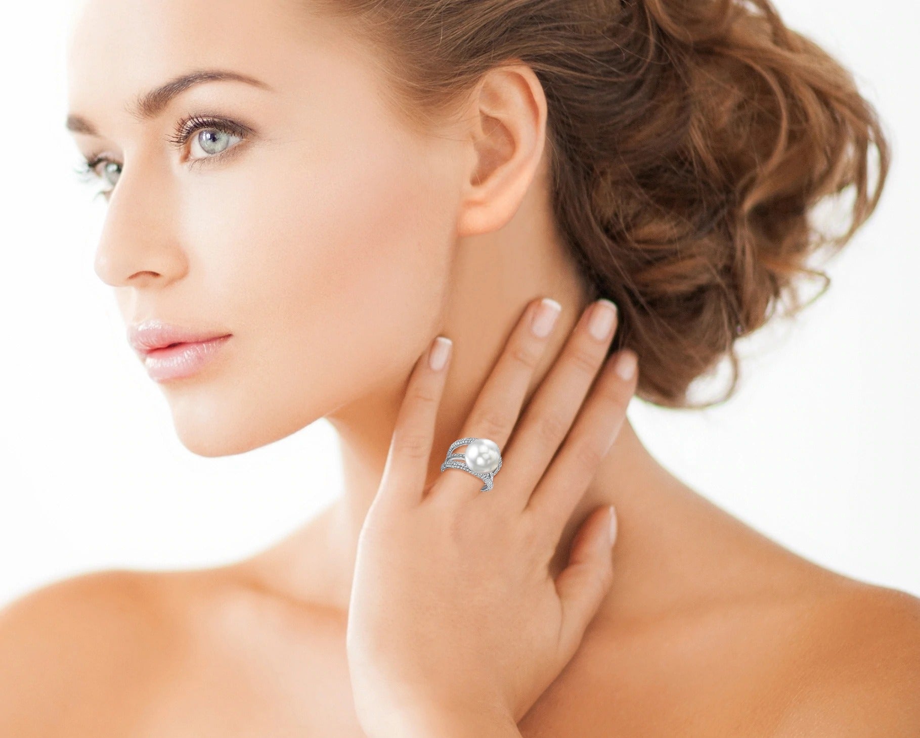 Model wearing AAAA Quality Kamaria Diamond and South Sea Pearl Ring in 11mm
