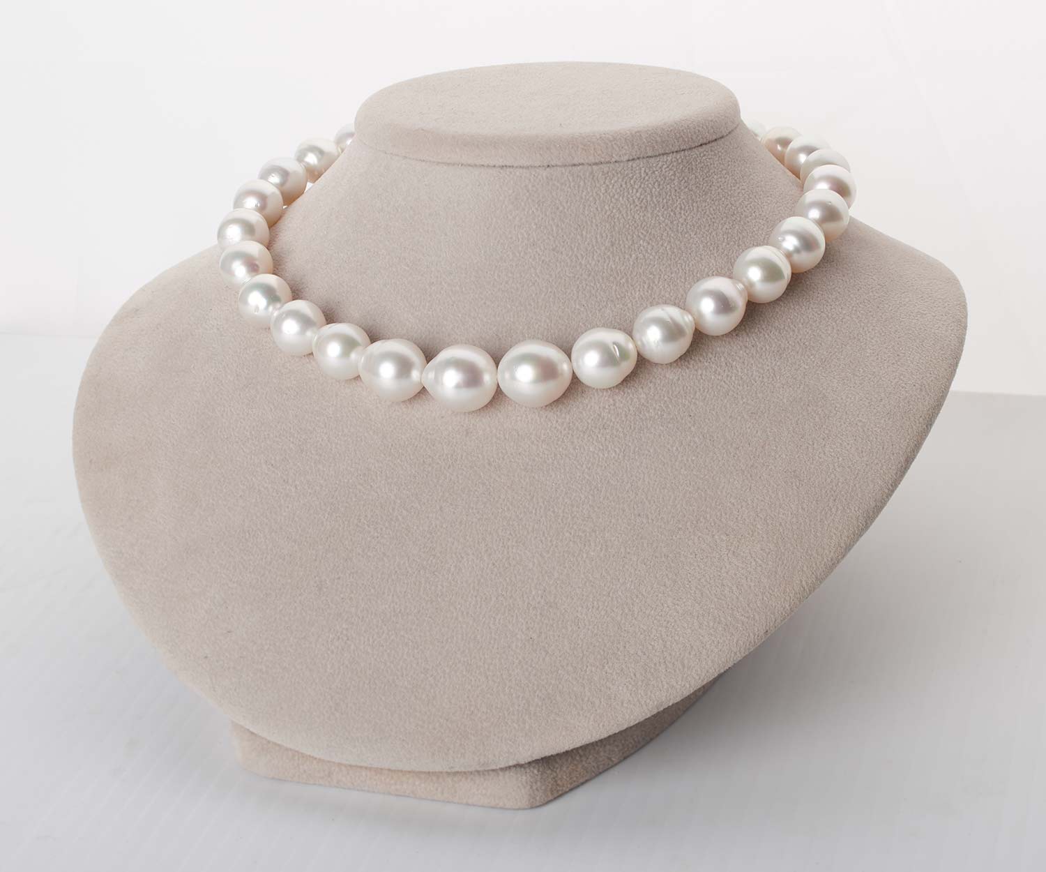 pearl necklace drop