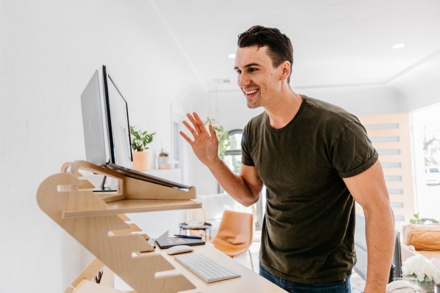 What To Consider When Choosing a Standing Desk – Readydesk