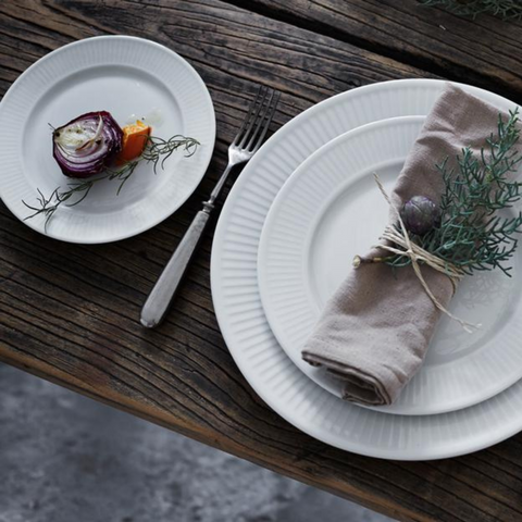 Plisse Place Setting