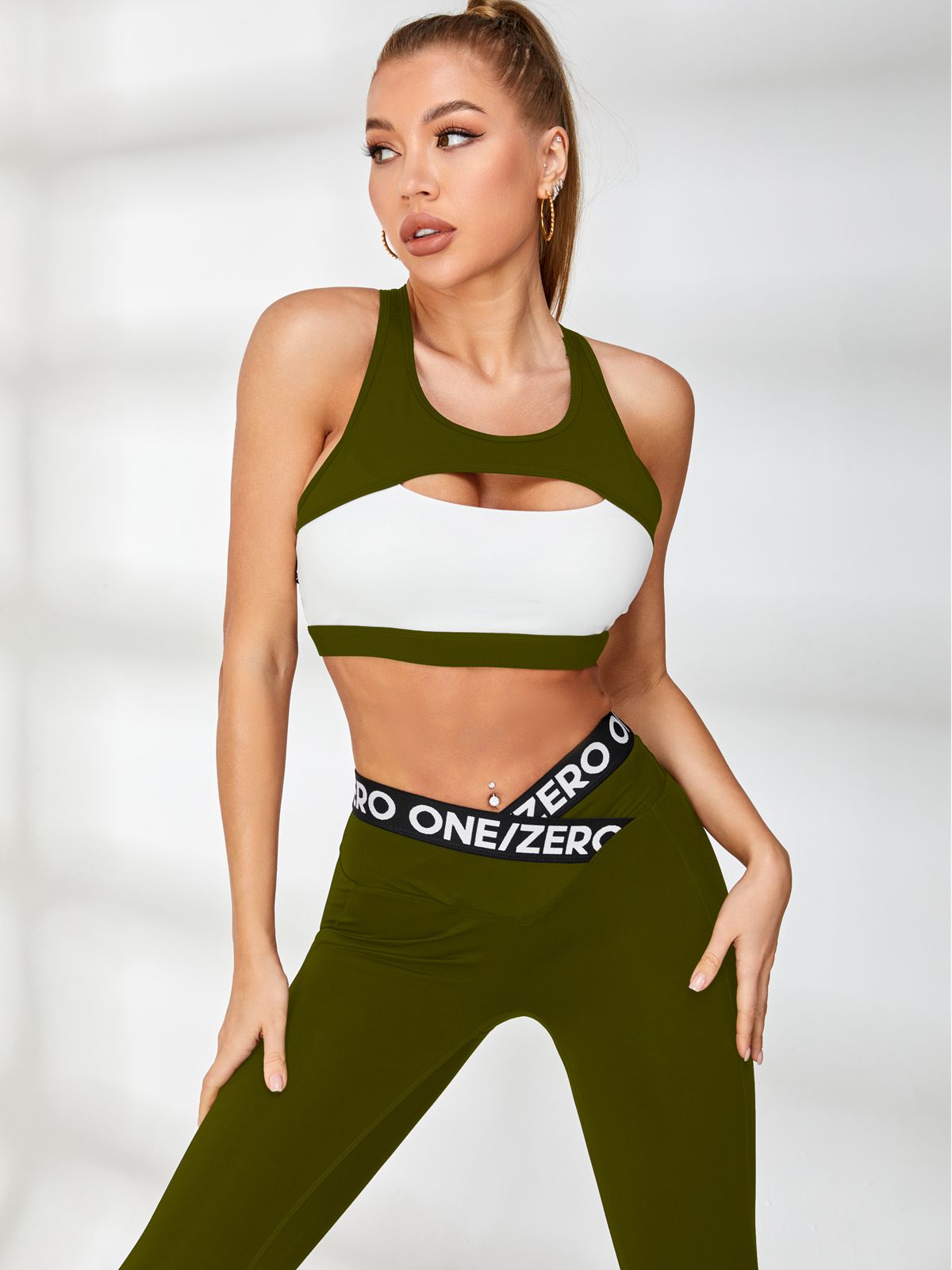 ZASUWA Female Cutout Contrast Color Sports Bras