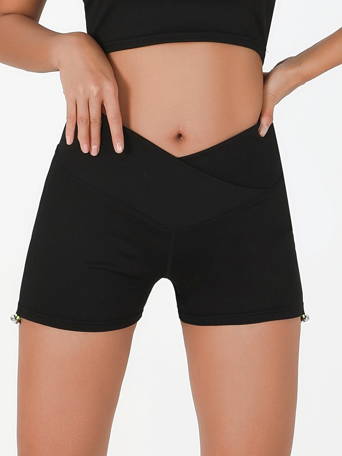 ZASUWA Female Scrunch Bum V-shape Waist Booty Shorts