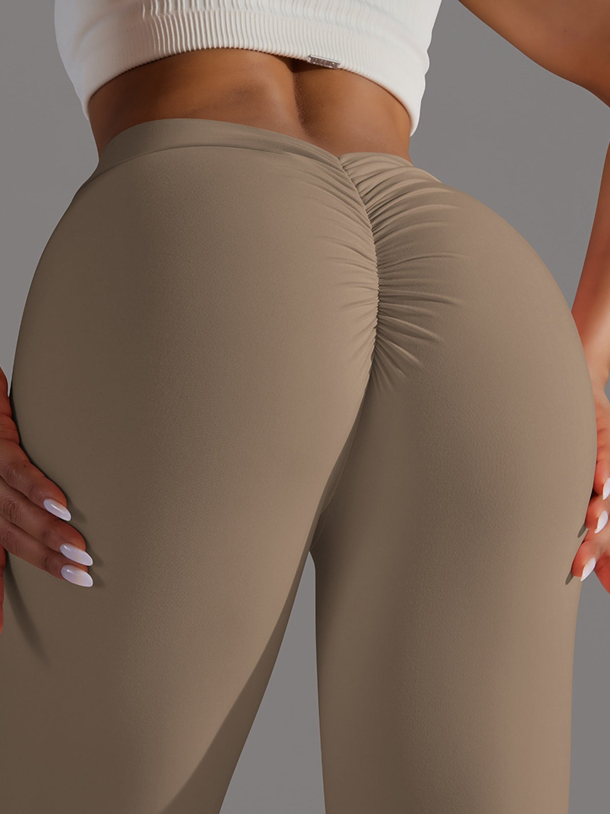 ZASUWA Female Deep V Back Scrunch Bum Leggings