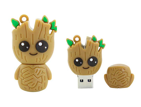 Dos USB del personaje Groot de la película Guardianes de la Galaxia. El de la derecha esta destapado.