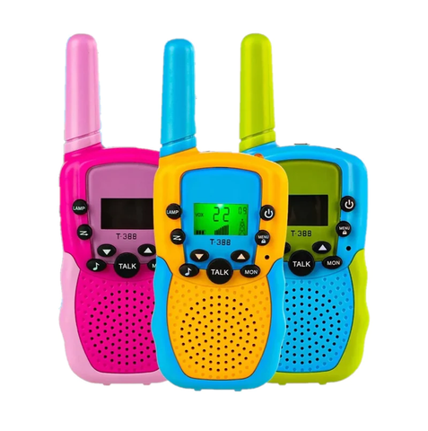 Tres Walkie Talkies de colores alegres.