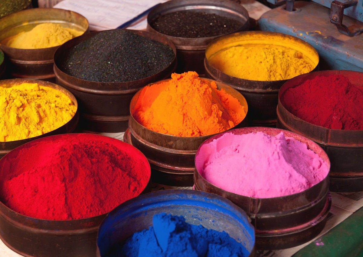 Bright powder dyes of different colours