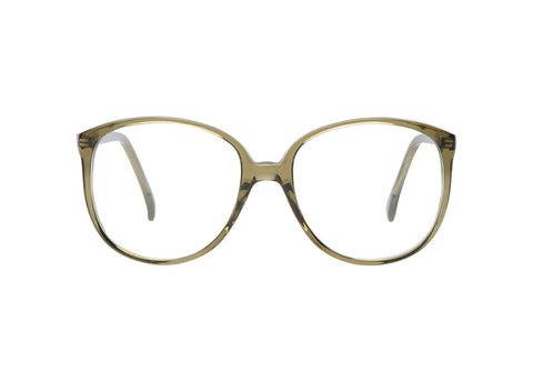 Une paire transparente de lunettes tendance pour femme 2024