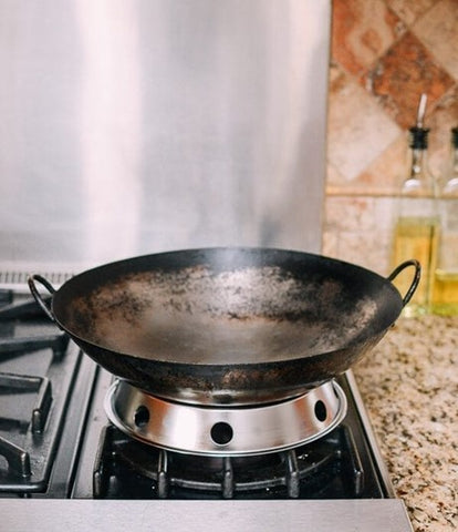 Flat base wok burner
