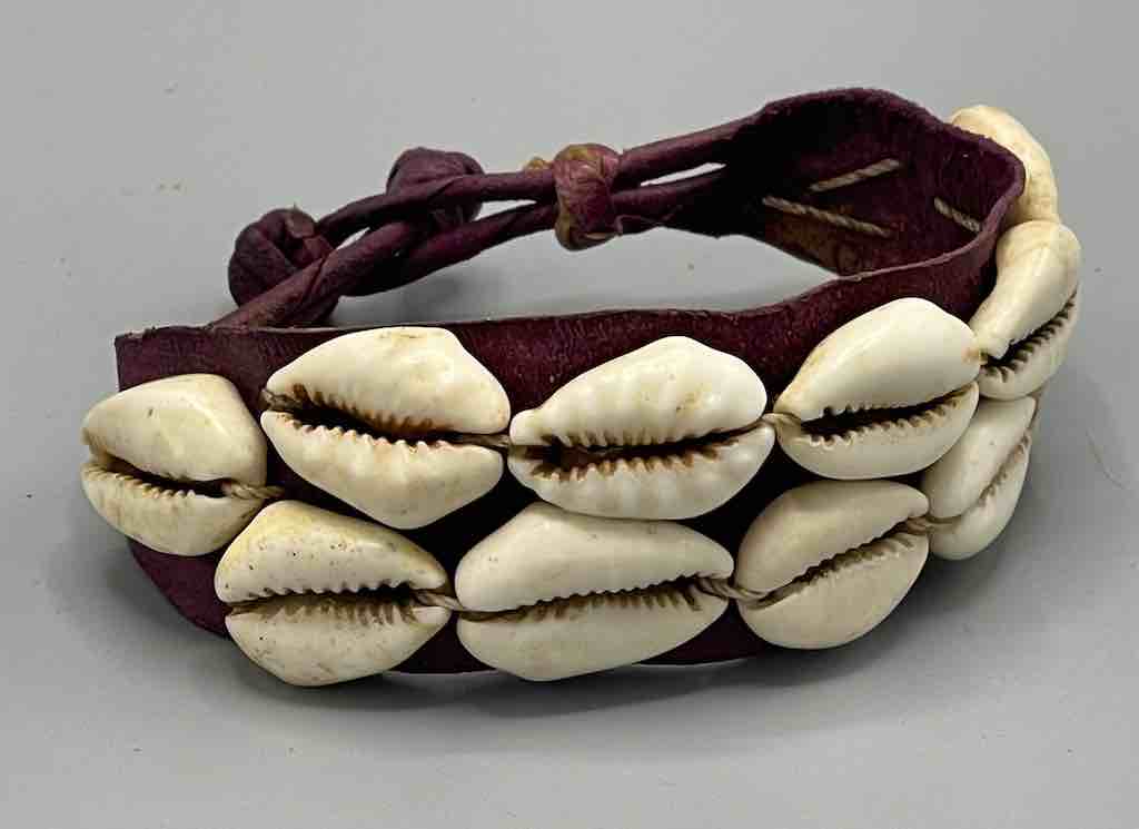 Double Line Cowrie Shell Solid Color Leather Clasp Bracelet - Ma