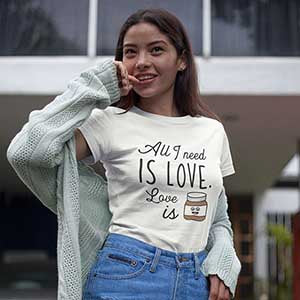 T-shirt Inshinytee - All I need is love