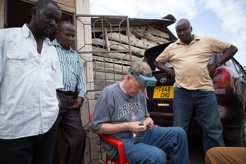 Tanzanite Dealers Outside