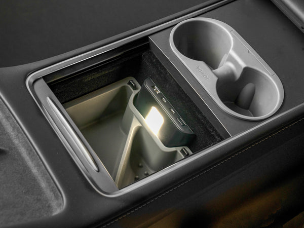 Tesla Model 3: Jowua USB Hub und Charger mit LED-Licht