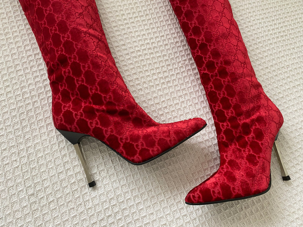 Gucci by Tom Ford Fall 1997 Red Velour Boots EU 35C 