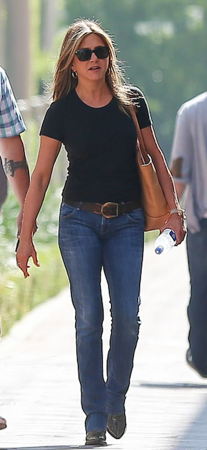 jennifer-aniston-t-shirt-style