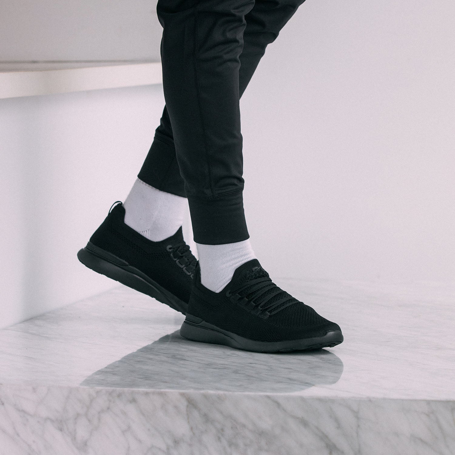 Men's TechLoom Bliss Black / Black | APL Shoes