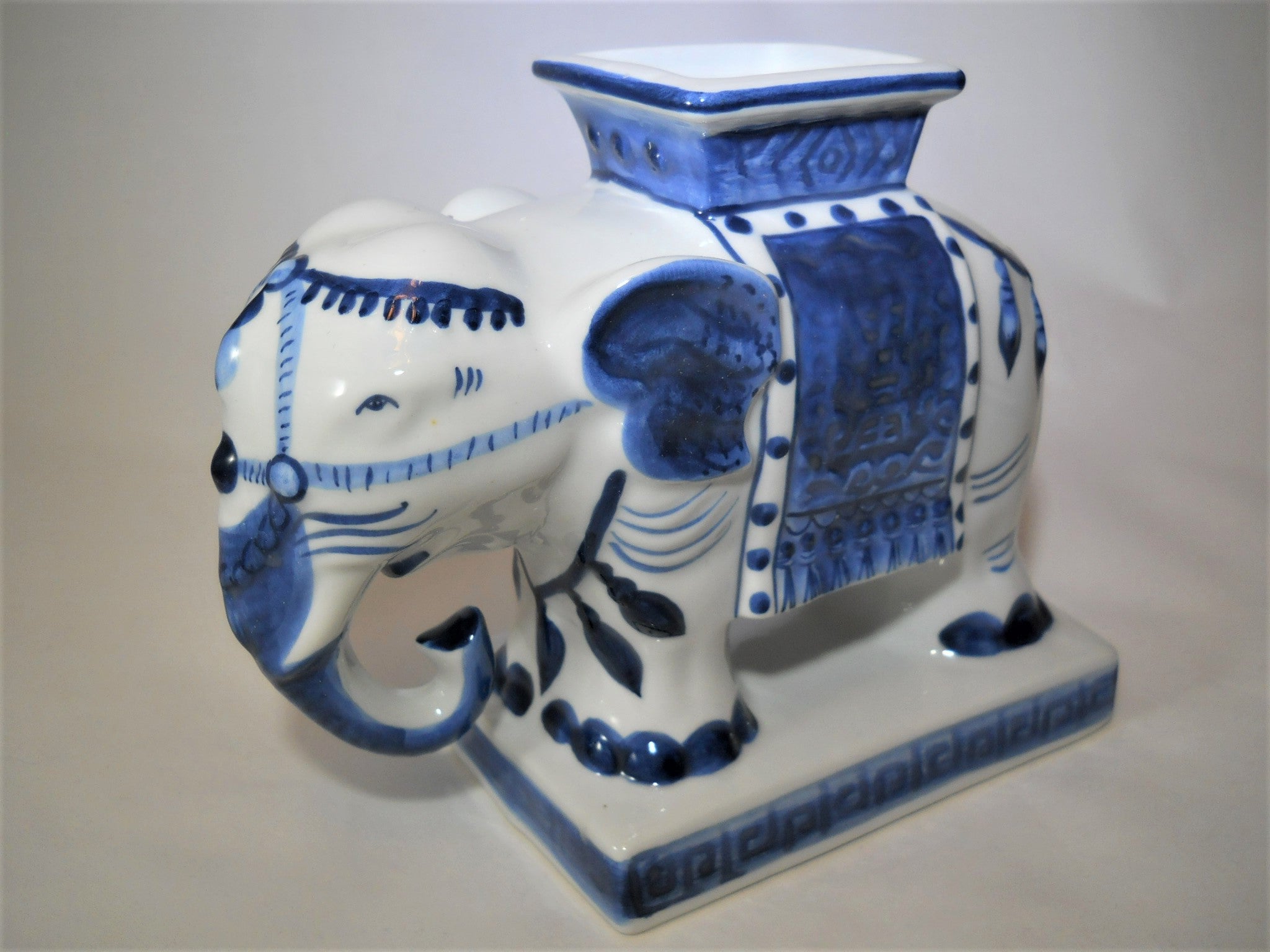 Blue and White Porcelain Elephant Planter Set of Two – Bincheys