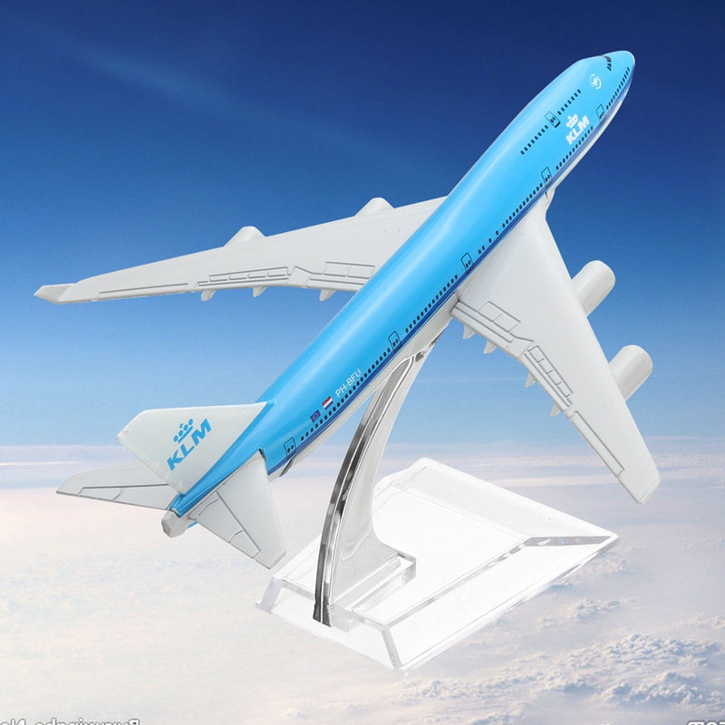 aeroplane model toy