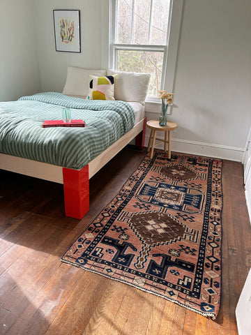 Style Manila Vintage Persian Rug in a Bedroom