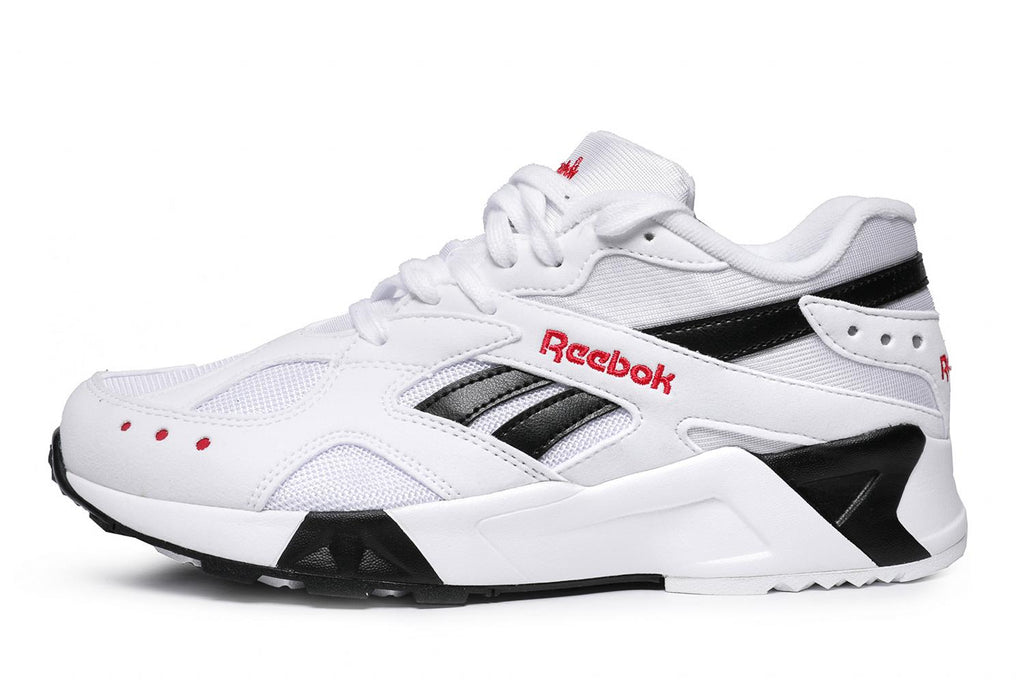 black sneakers reebok