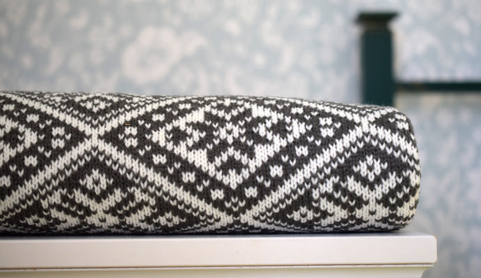 Langø grey-white wool blanket