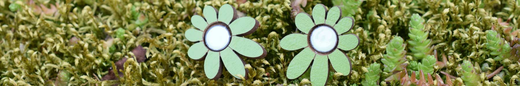 Pauliina Rundgren Handicrafts green Daisy earrings