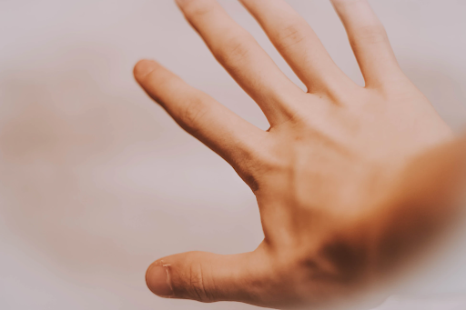 close up image of a dry dehydrated hand