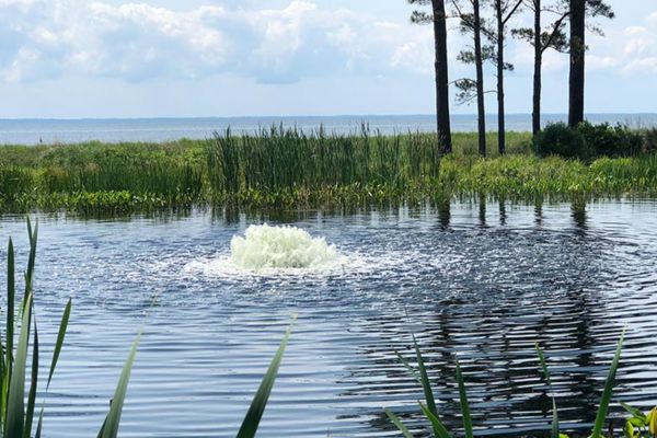 Kasco Pond Surface Aerator with open propeller design for enhanced oxygenation.
