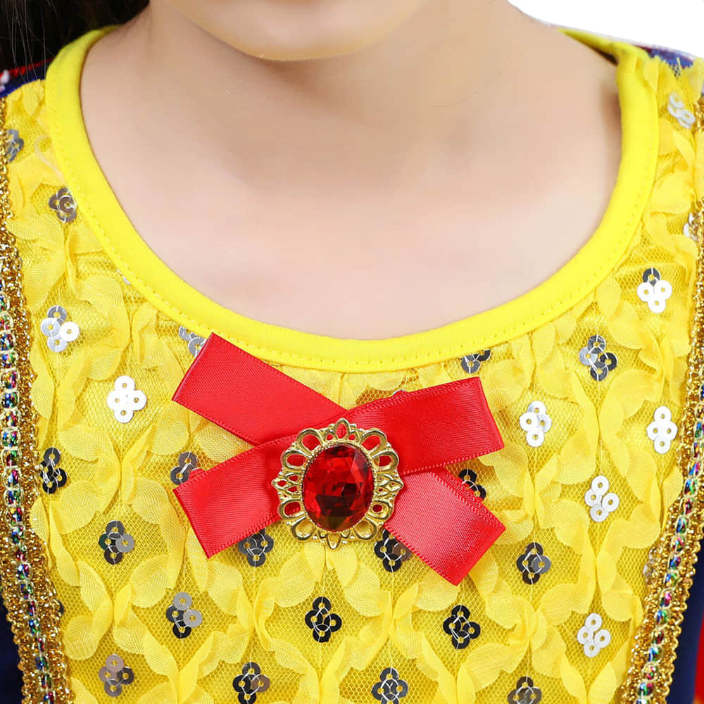 Round Neck Design and Bowknot Decoration