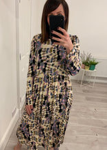 Load image into Gallery viewer, Deluna Dress
