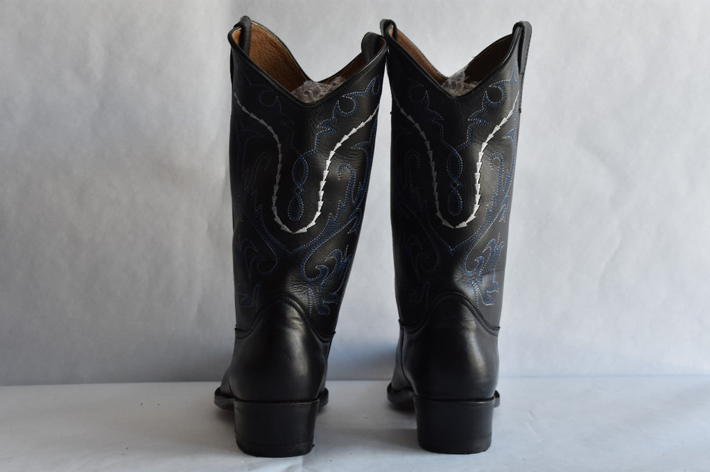 black vaquero boots