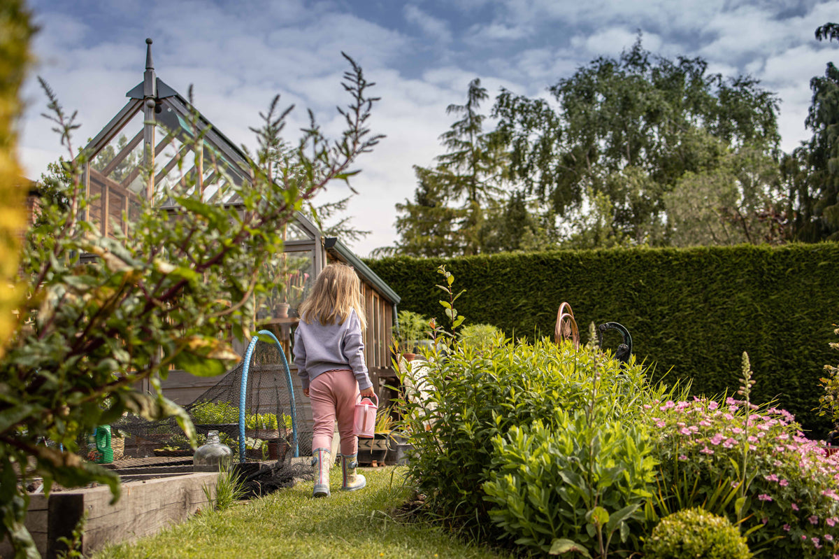 Gabriel-Ash-Greenhouses-Children, the next Budding Gardeners