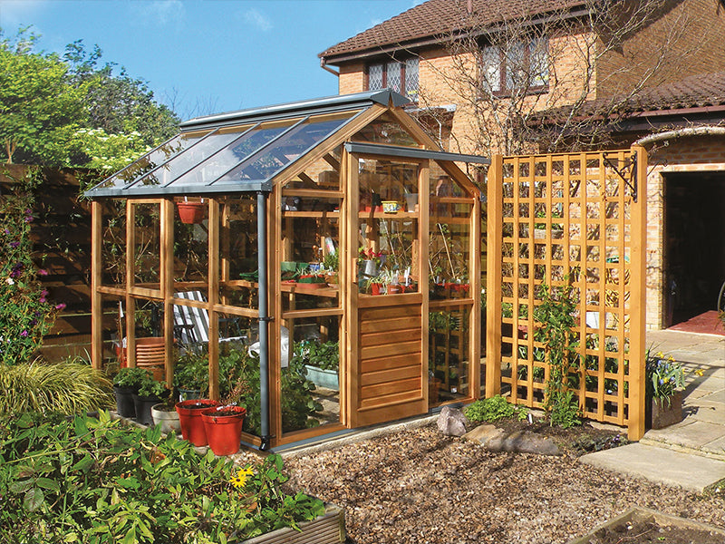 gabrielashgreenhousesmadeinthecotswoldsglasshouses-1660756163550-1.jpg__PID:08f7b5e4-799e-4308-9c57-cb4749339ea7