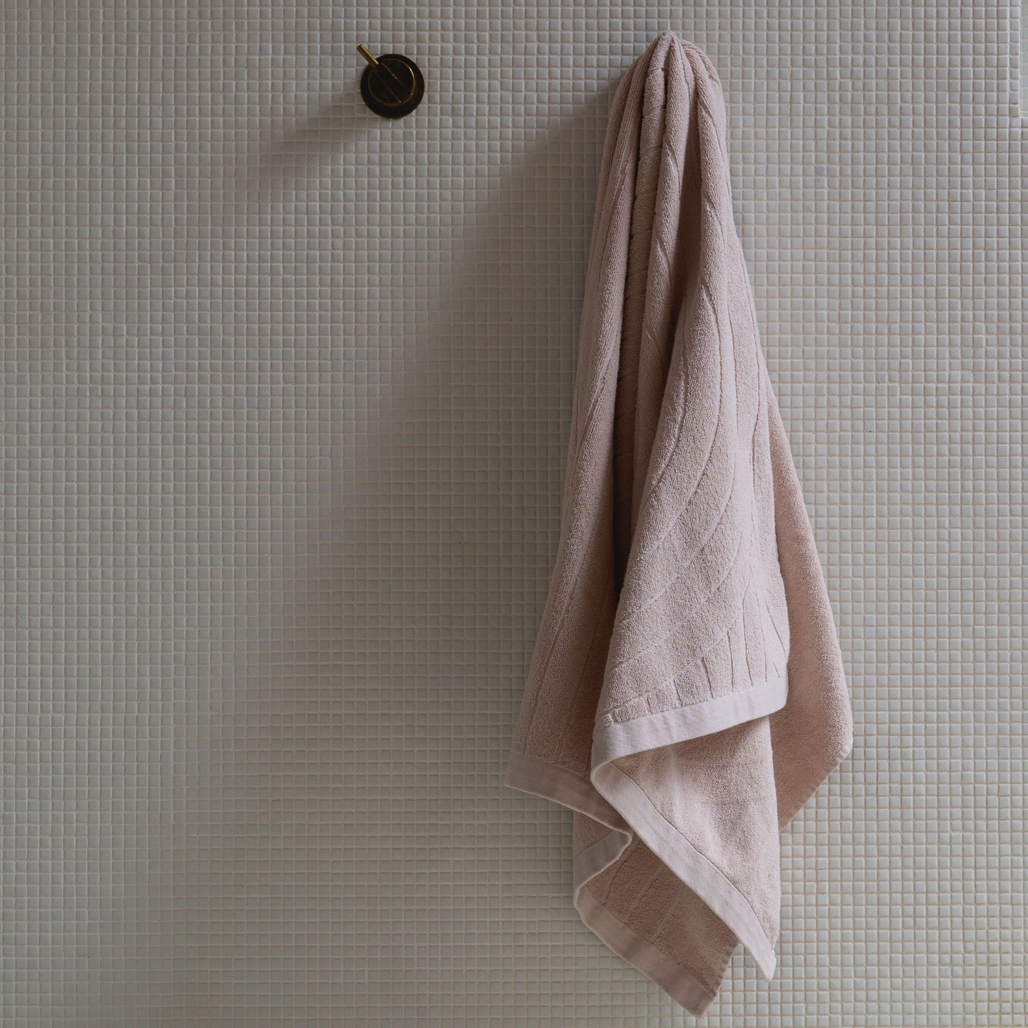 bath towel with button