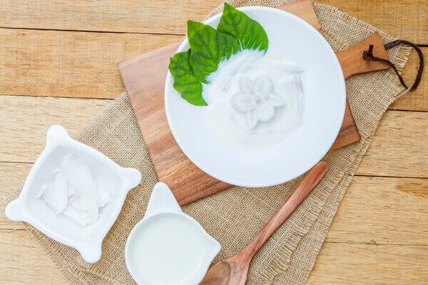 Moisturizer in ceramic containers