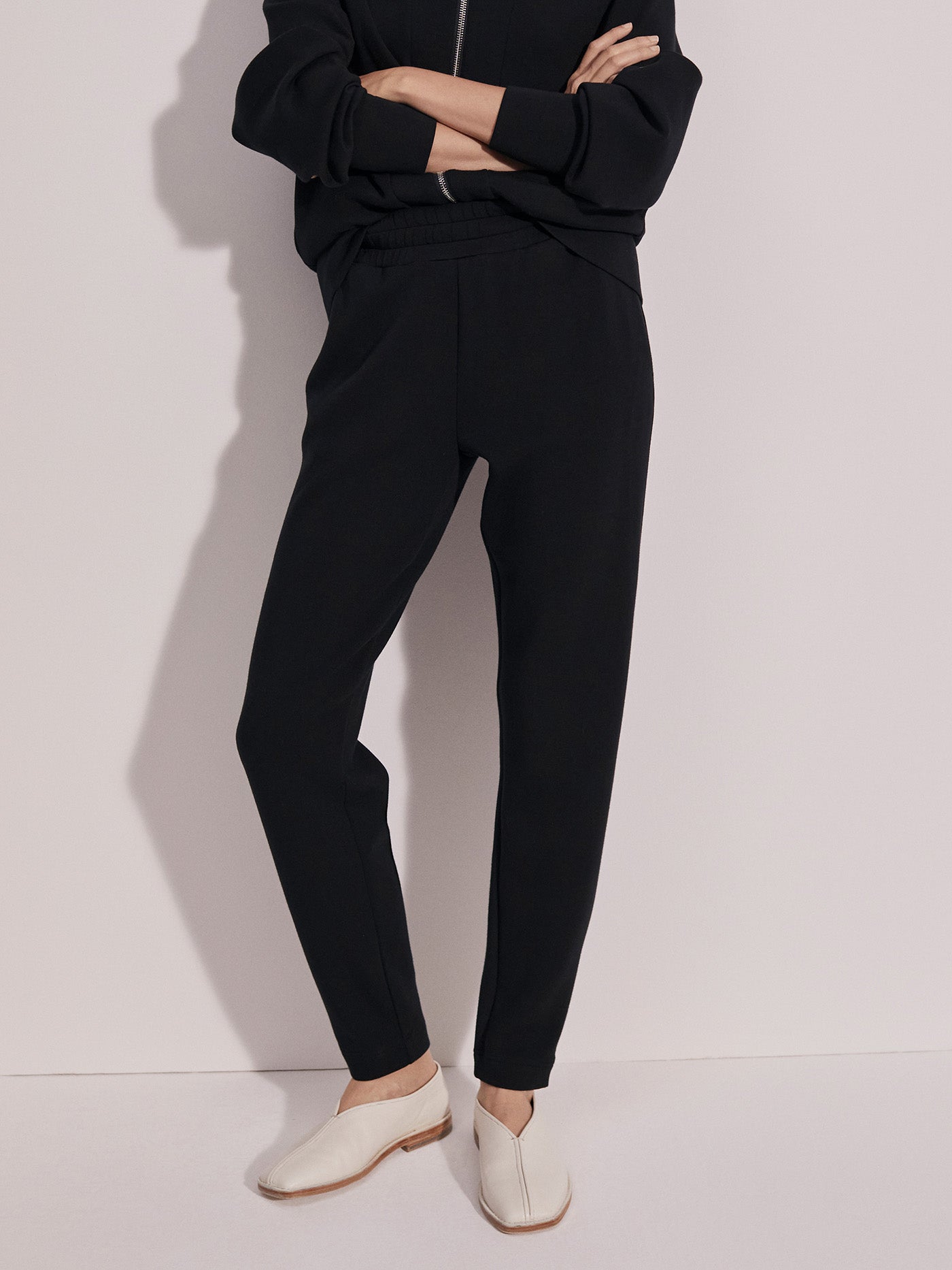 fe48926e5f4017600b71563b0eb3e00110bee0c1 VAR01766 SLIM ZIP CUFF PANT 26 BLACK Drop2 073