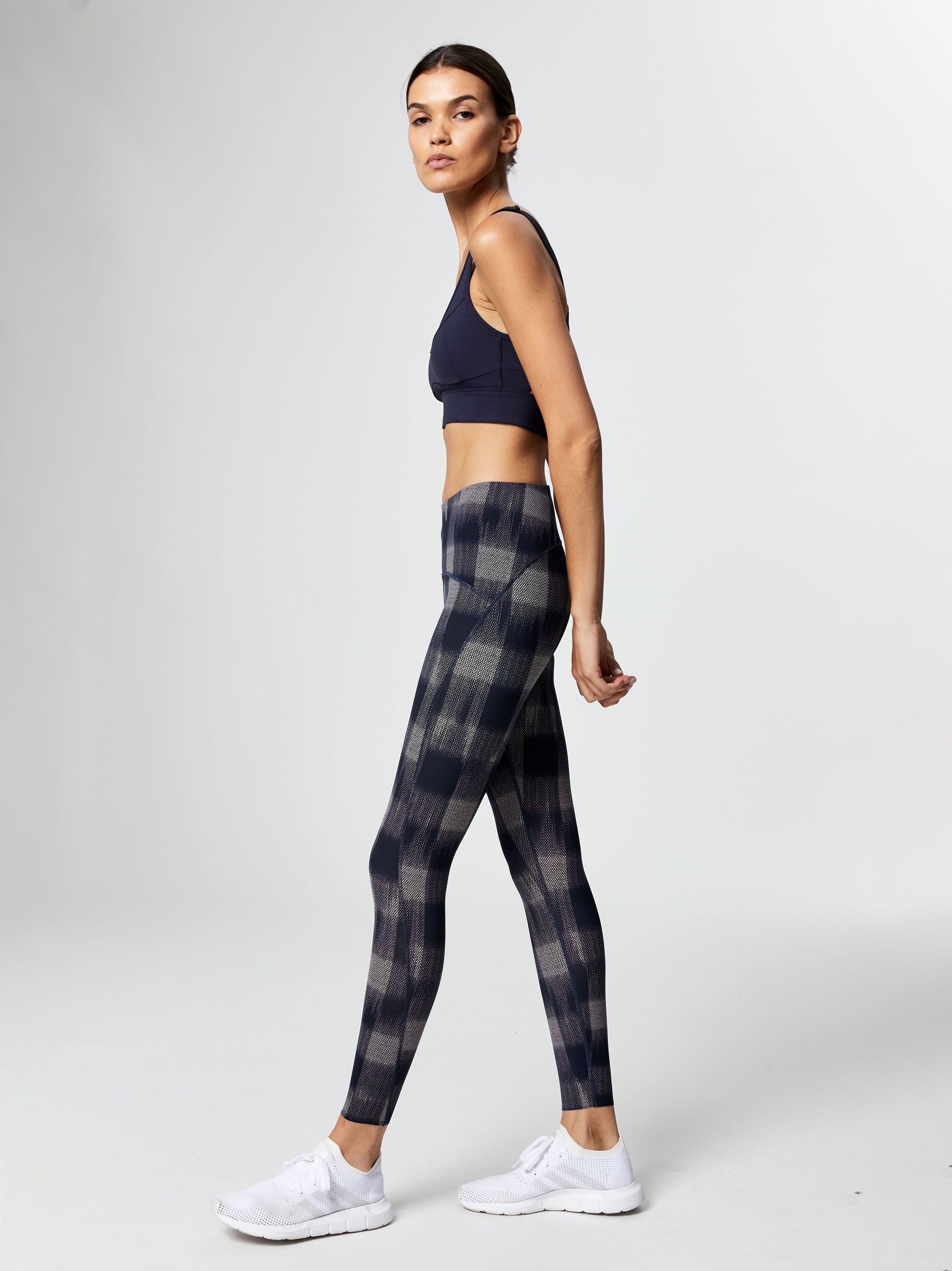 Varley – Weiße Leggings mit Schlangenleder-Print