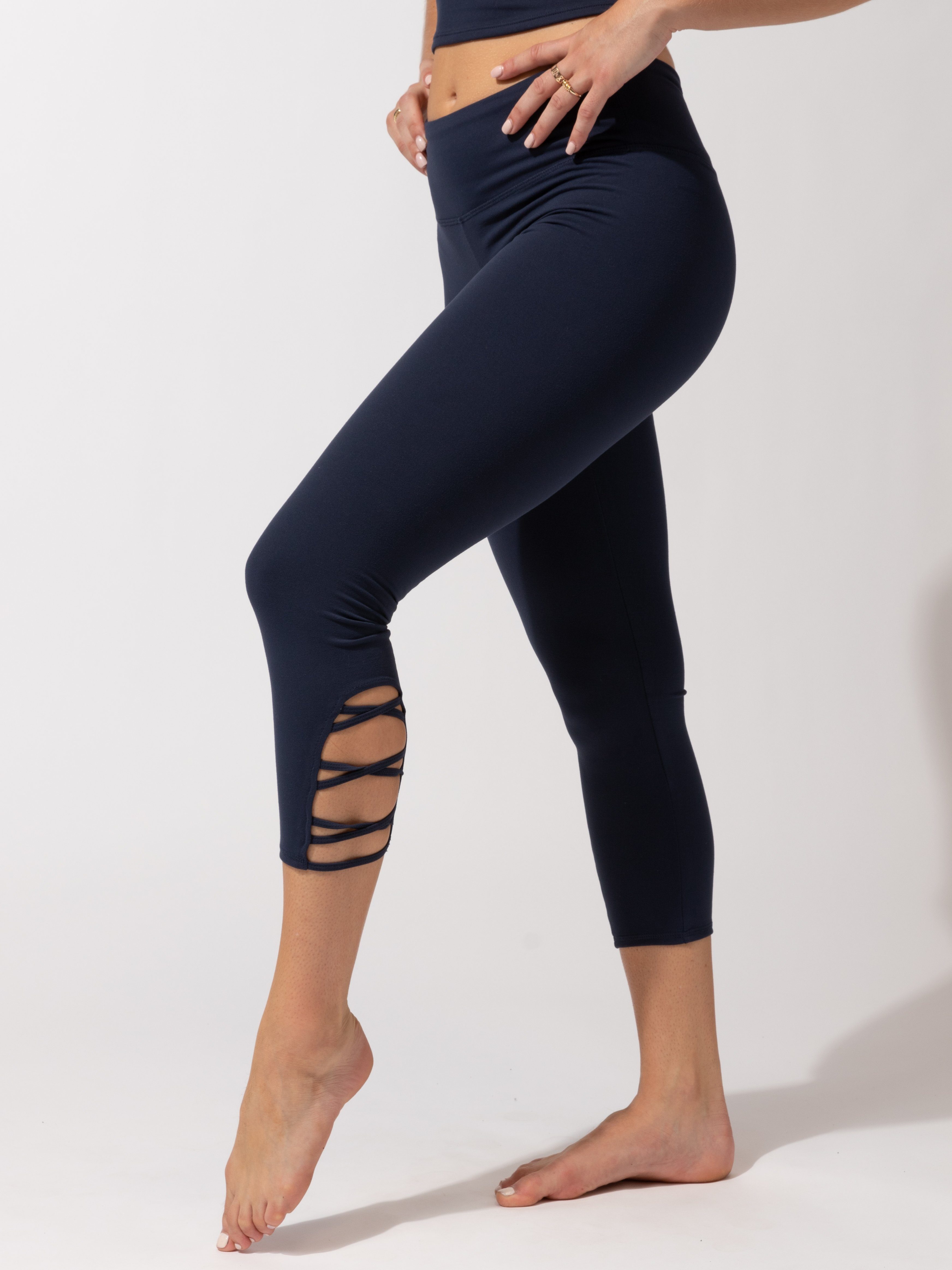 Monica Crop Criss Cross Legging in Black – Threads 4 Thought