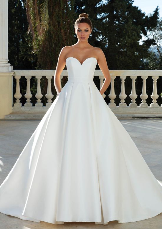 sweetheart strapless ball gown wedding dress