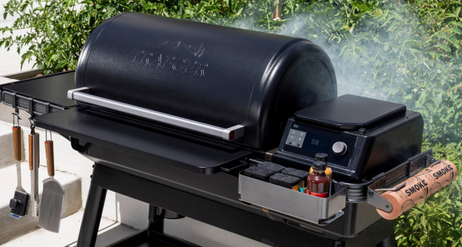 Traeger Ironwood Series 885 Pellet Grill - TFB89BLF