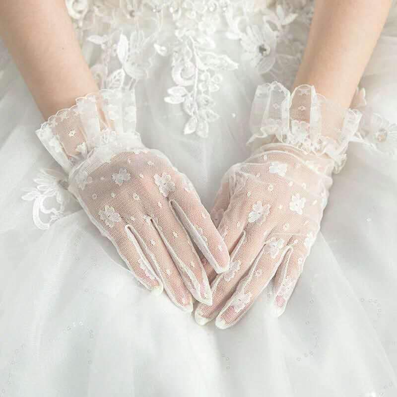 Ivory lace gloves, lace gloves, Wedding 