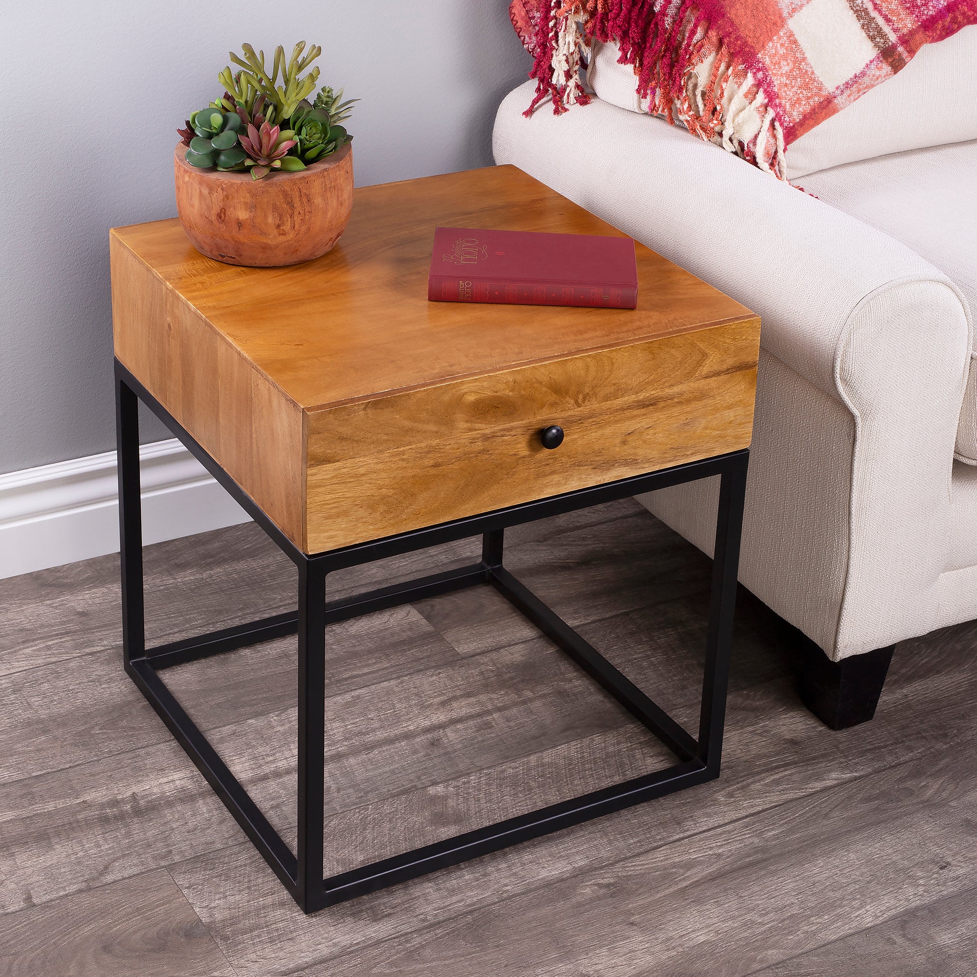 Featured image of post Iron And Wood End Tables - High quality iron side table, end table, coffee table.