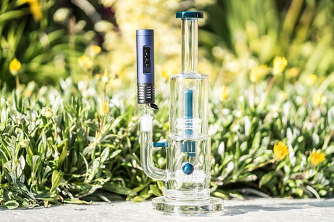 Arizer Air II Vape connected to Snoop Dogg Pounds Mothership Bong