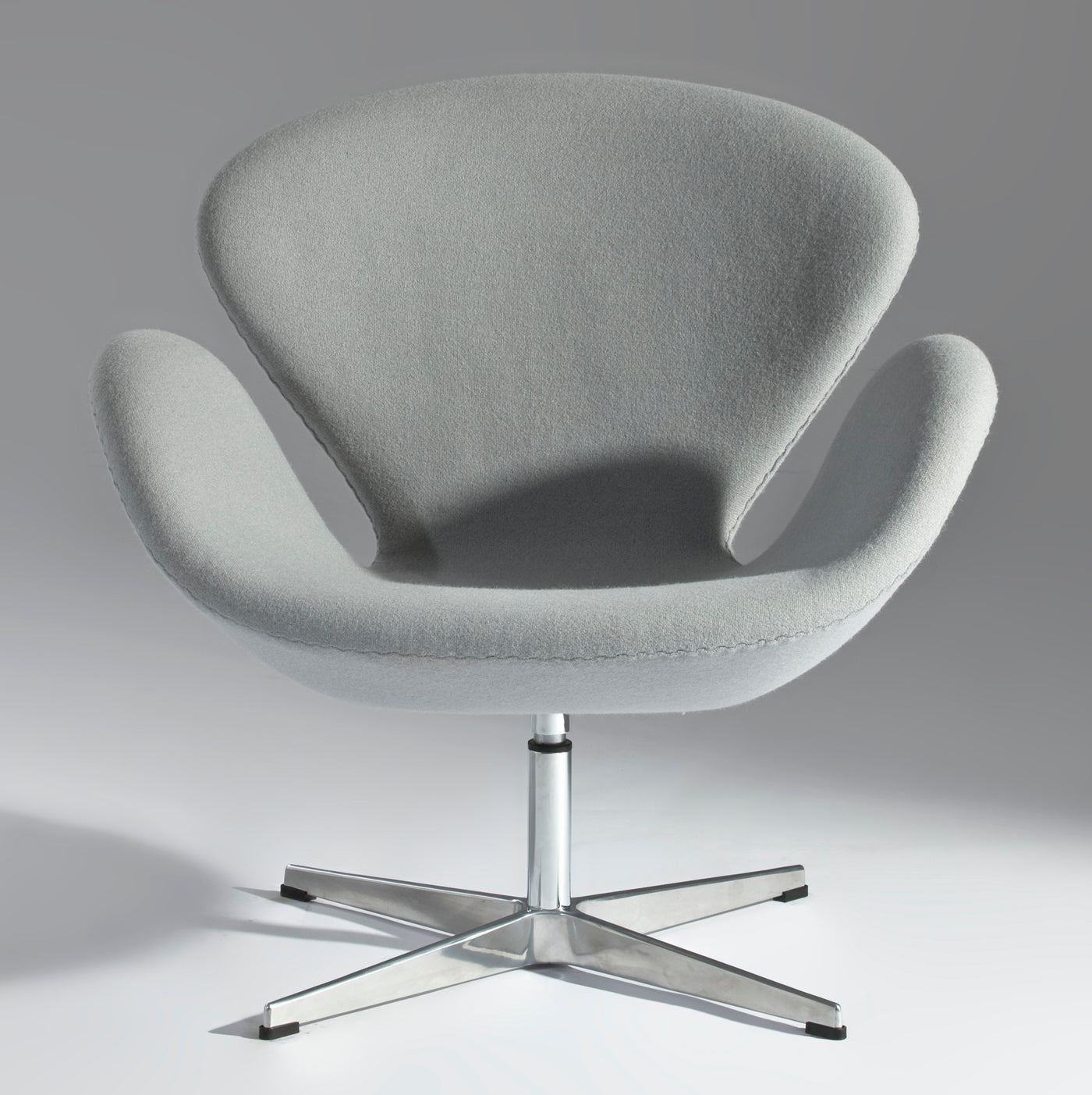 Silla Replica Light Grey Fabric Lounge Chair CH7221