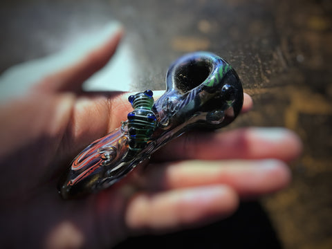 Why A Glass Pipe is Best For Smoking Weed? | Know Your Weed Pipe