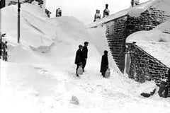 1963 Winter - blizzards and snow drifts