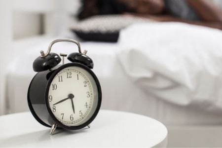 Best Ways to Rest - Bed - Set alarm so you wont need to worry